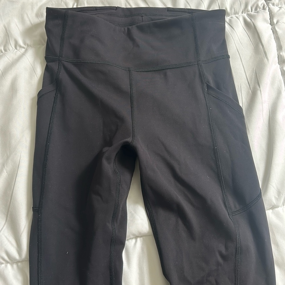Lululemon black leggings with pockets